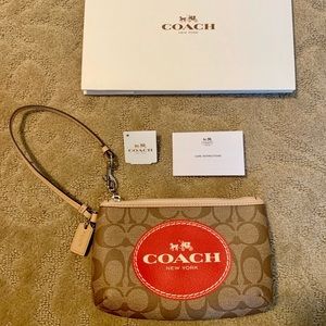 NWT Rare Coach Horse and Carriage Medium Wristlet